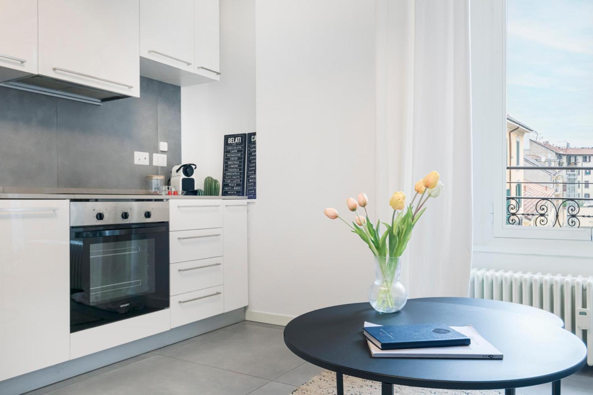 New Flat Fully Furnished In P.Ta Romana Milan Luaran gambar