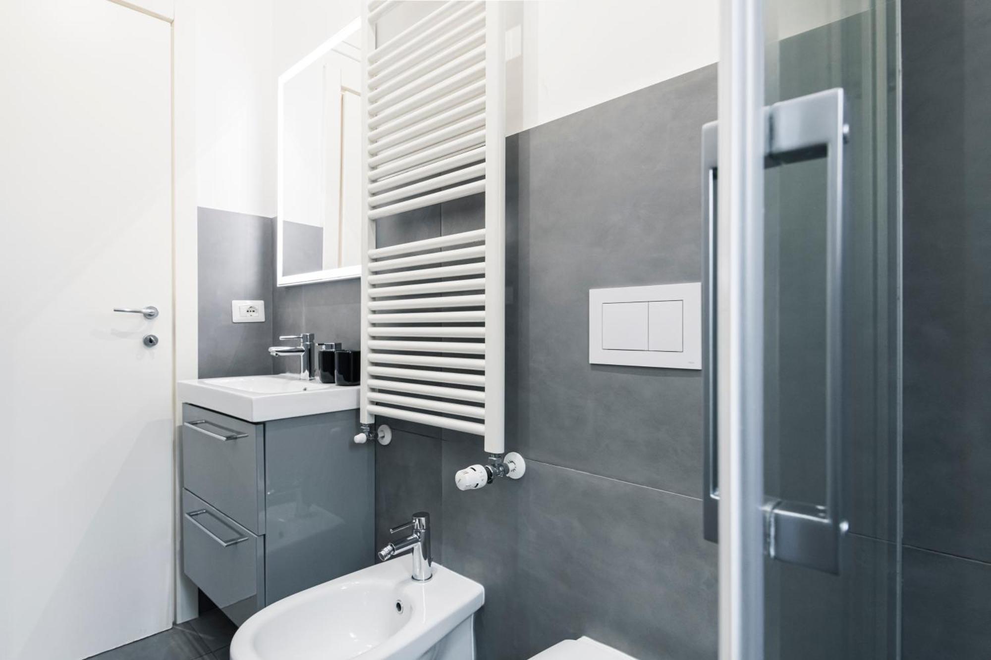 New Flat Fully Furnished In P.Ta Romana Milan Luaran gambar