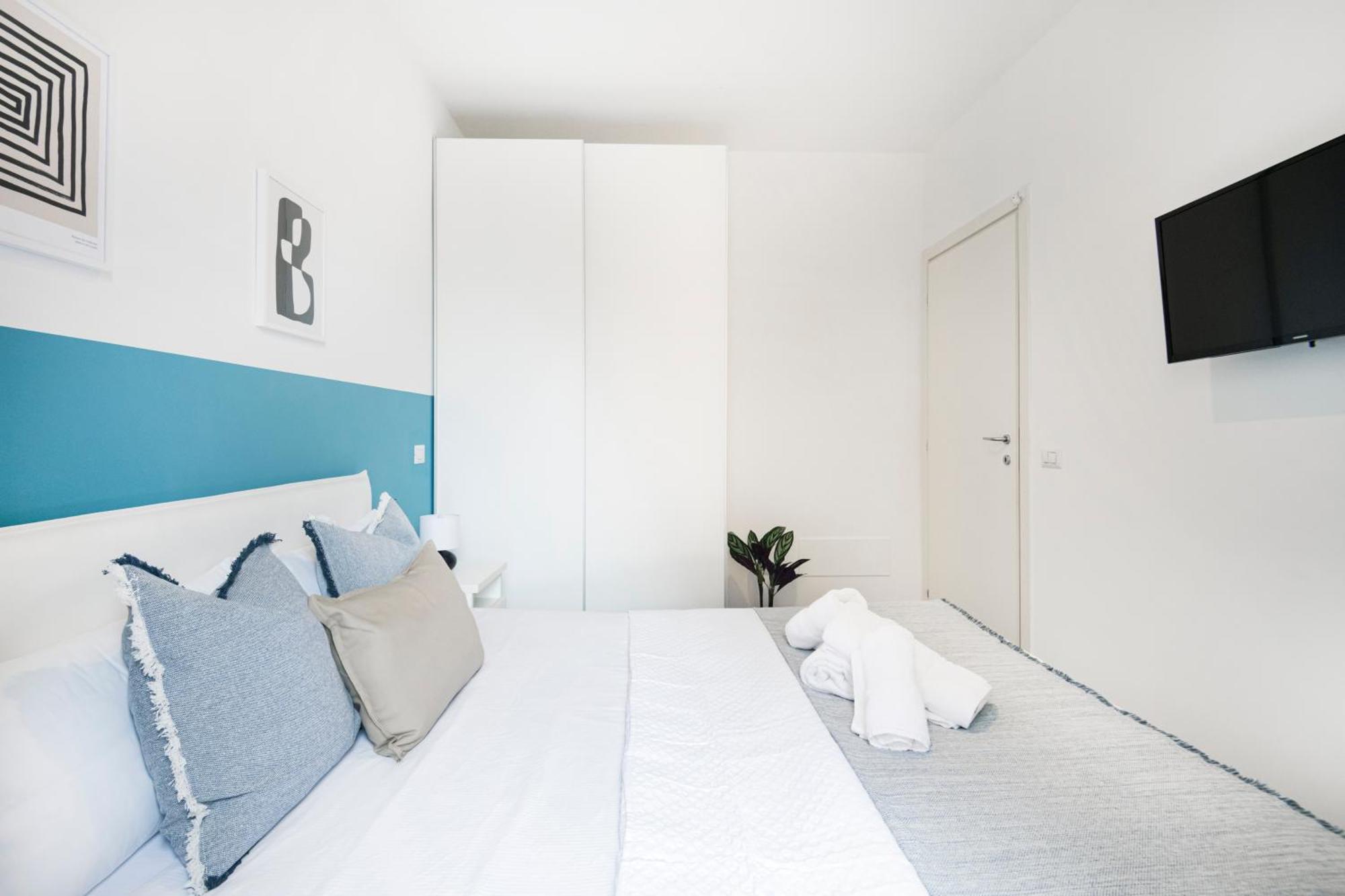 New Flat Fully Furnished In P.Ta Romana Milan Luaran gambar